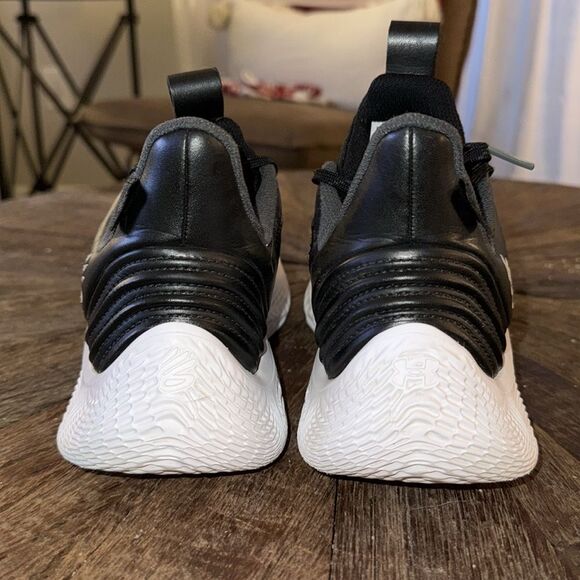 Under Armour Curry Flow 9 Team Unisex Basketball Shoes - Picture 4 of 9